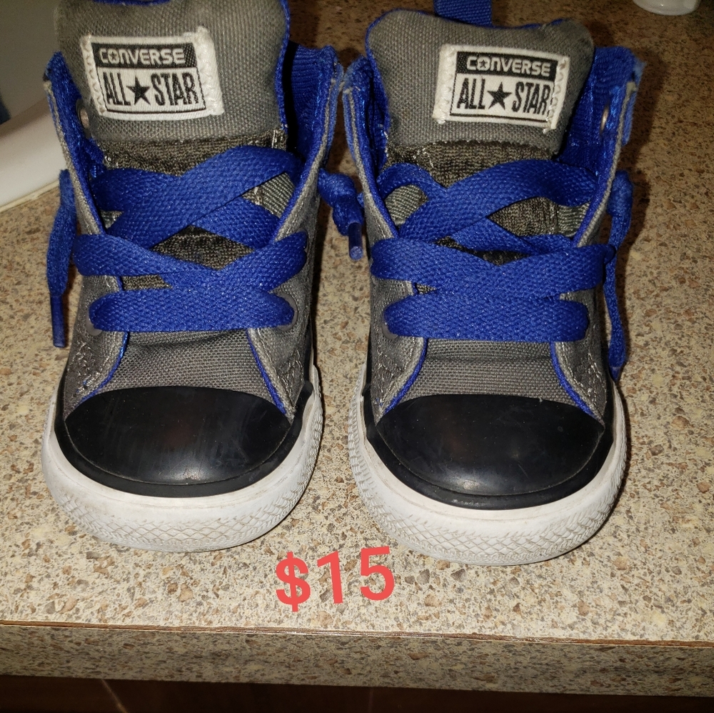 Converse toddler size 6 chuck taylors